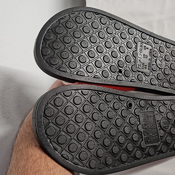 Flip Flops for Men, of a Women Print. B2 - Picture 8 of 12